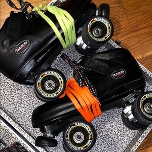 Carrera pair of skates